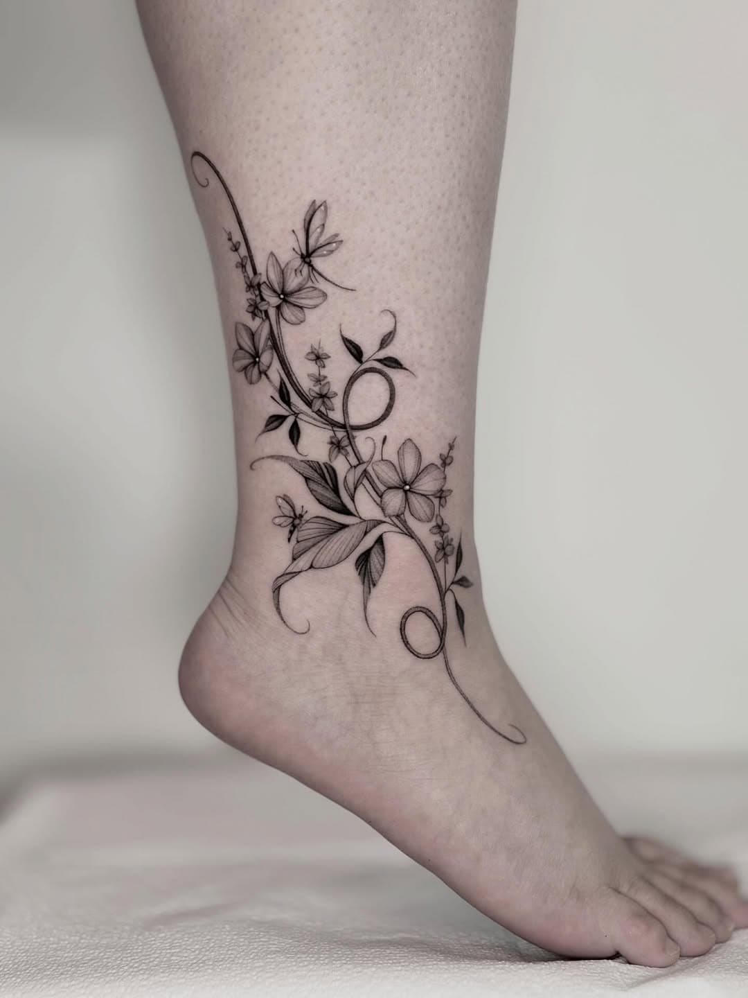 Delicate botanical vine