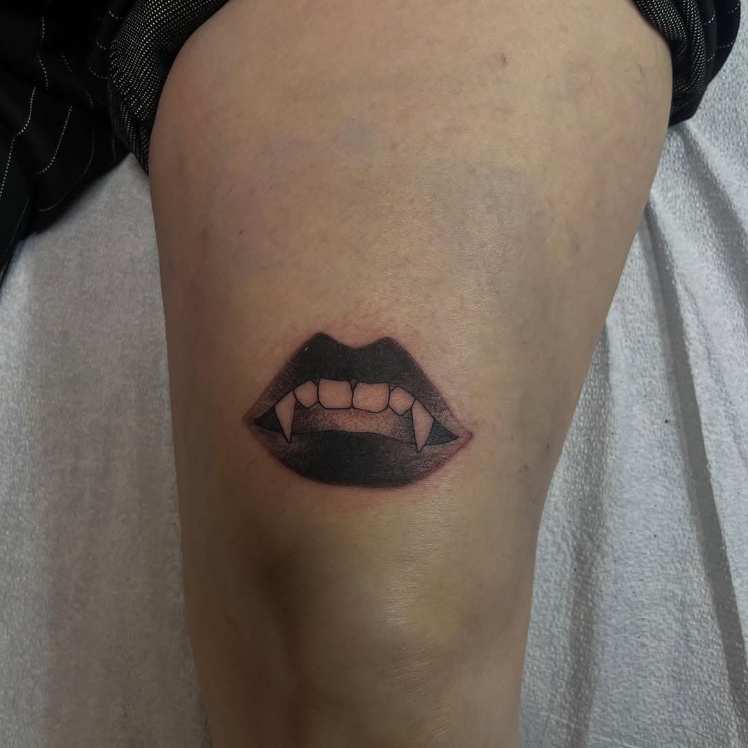 Vampire Mouth with Fangs