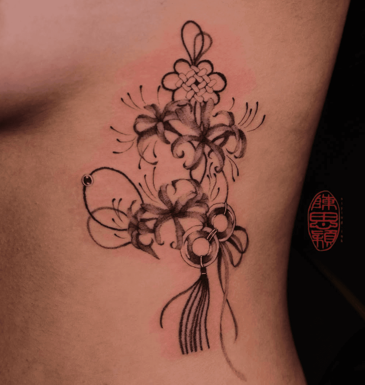 Floral Knot with Tassel