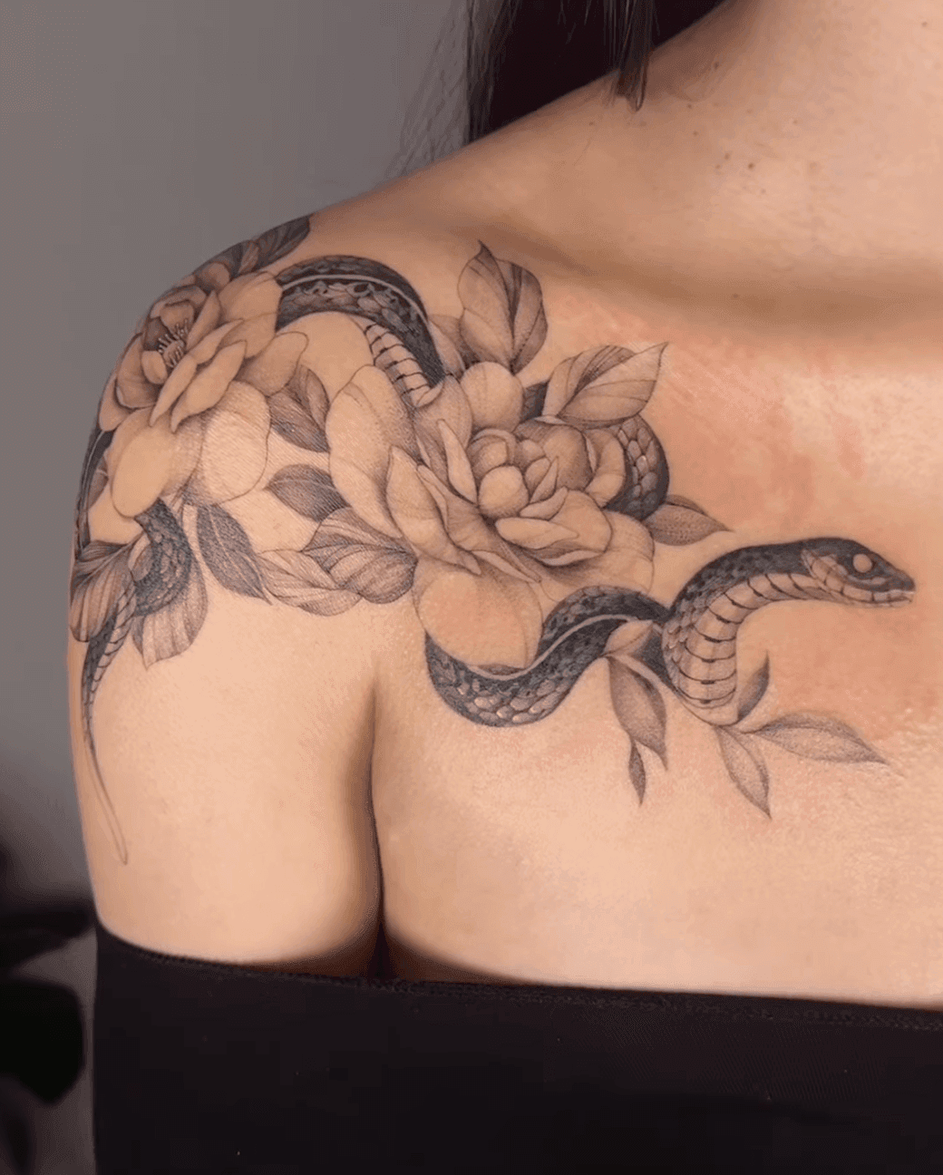 Serpentine Floral Wrap