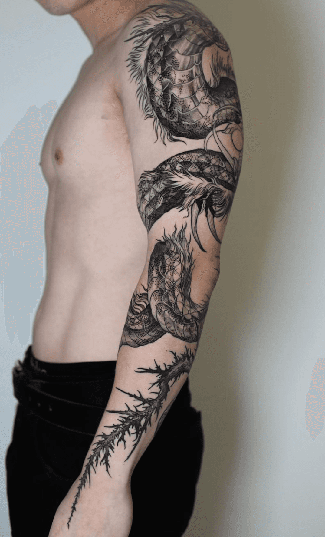 Dramatic Dragon and Thorn Pattern