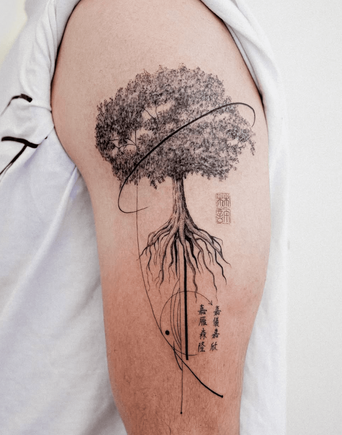 Tree with Geometric Elements