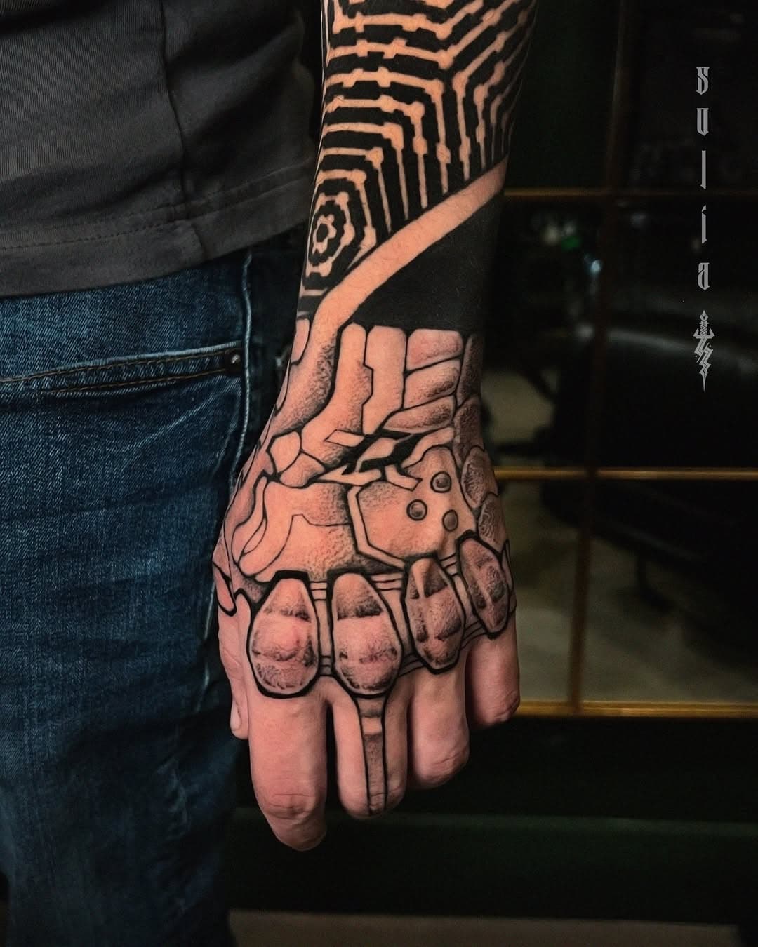 Cybernetic Hand and Geometric Arm