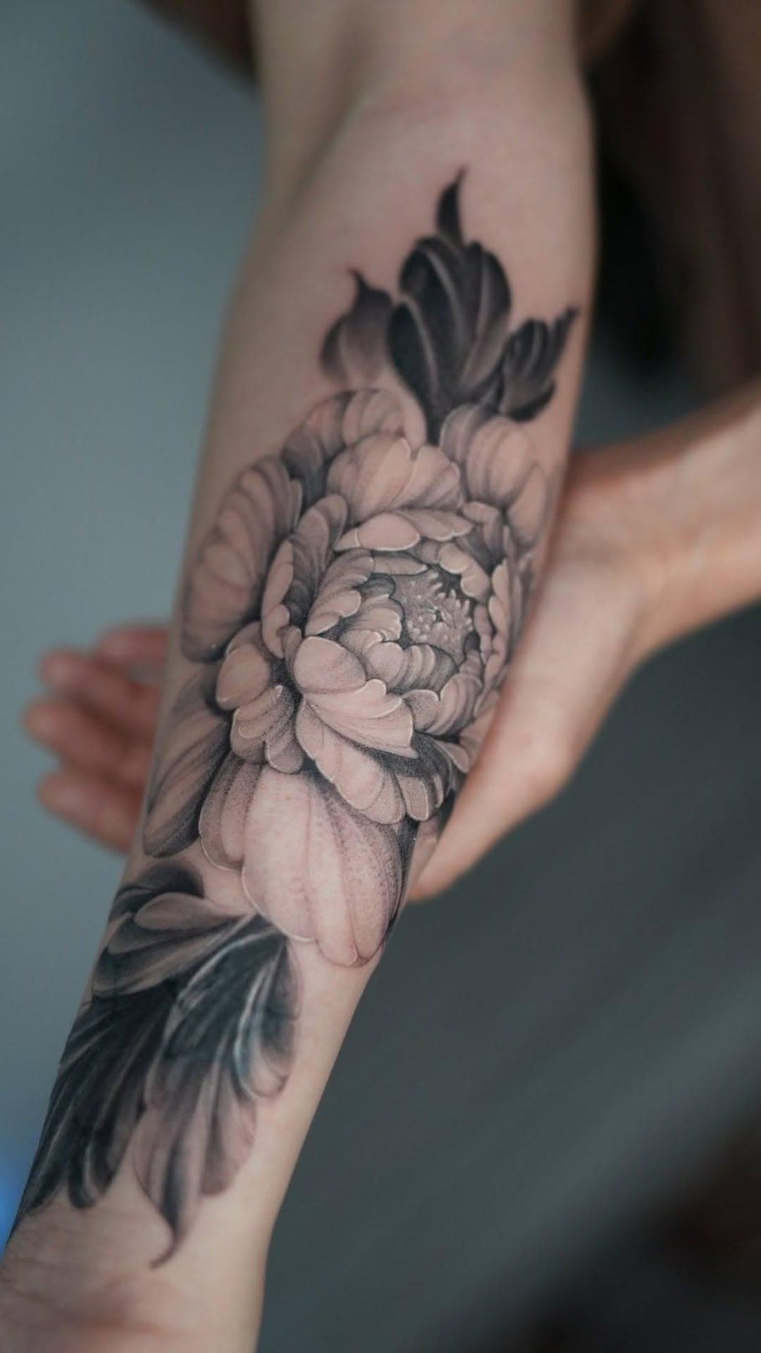 Peony flower arm piece