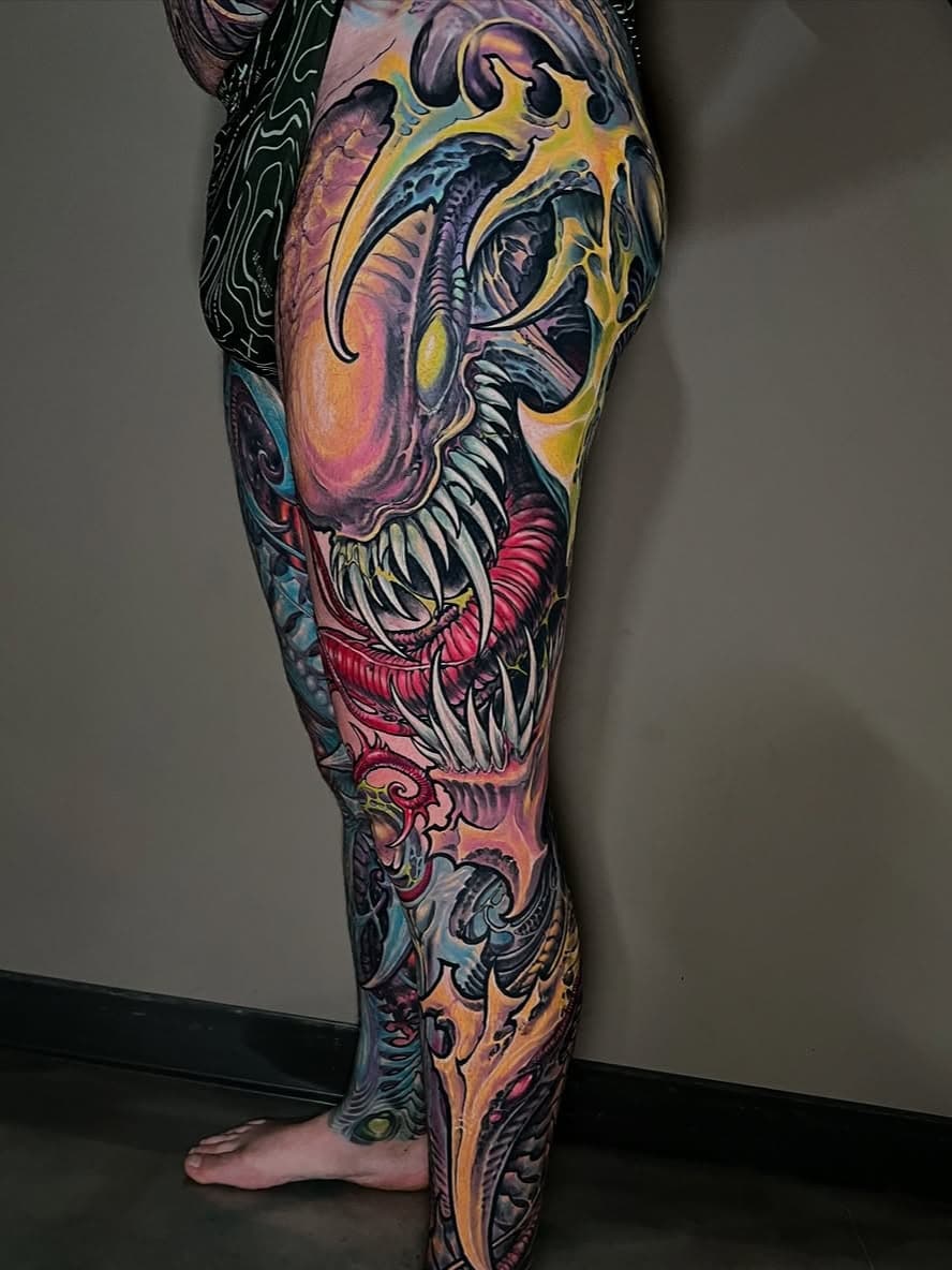 Full leg biomechanical creature