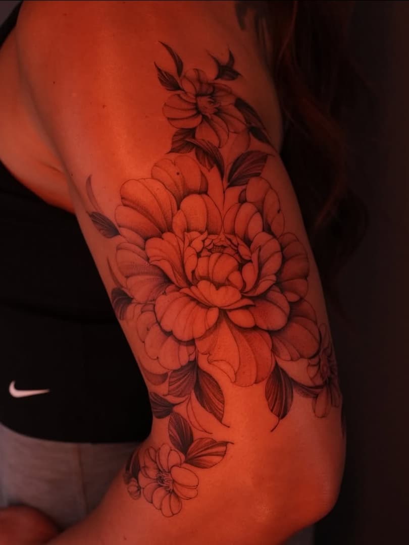 Peony and blossoms arm