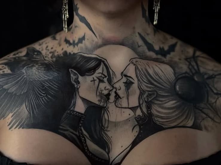 Gothic Vampire Kiss Chest Art