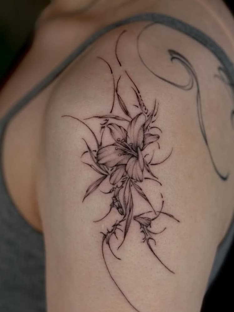 Floral and organic abstract arm adornment